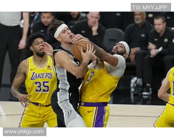 12月8日湖人与马刺的精彩对决视频回顾与赛后分析