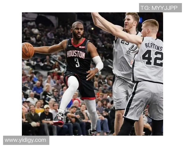 湖人队与火箭第四场激战回顾球星表现与战术分析全景呈现